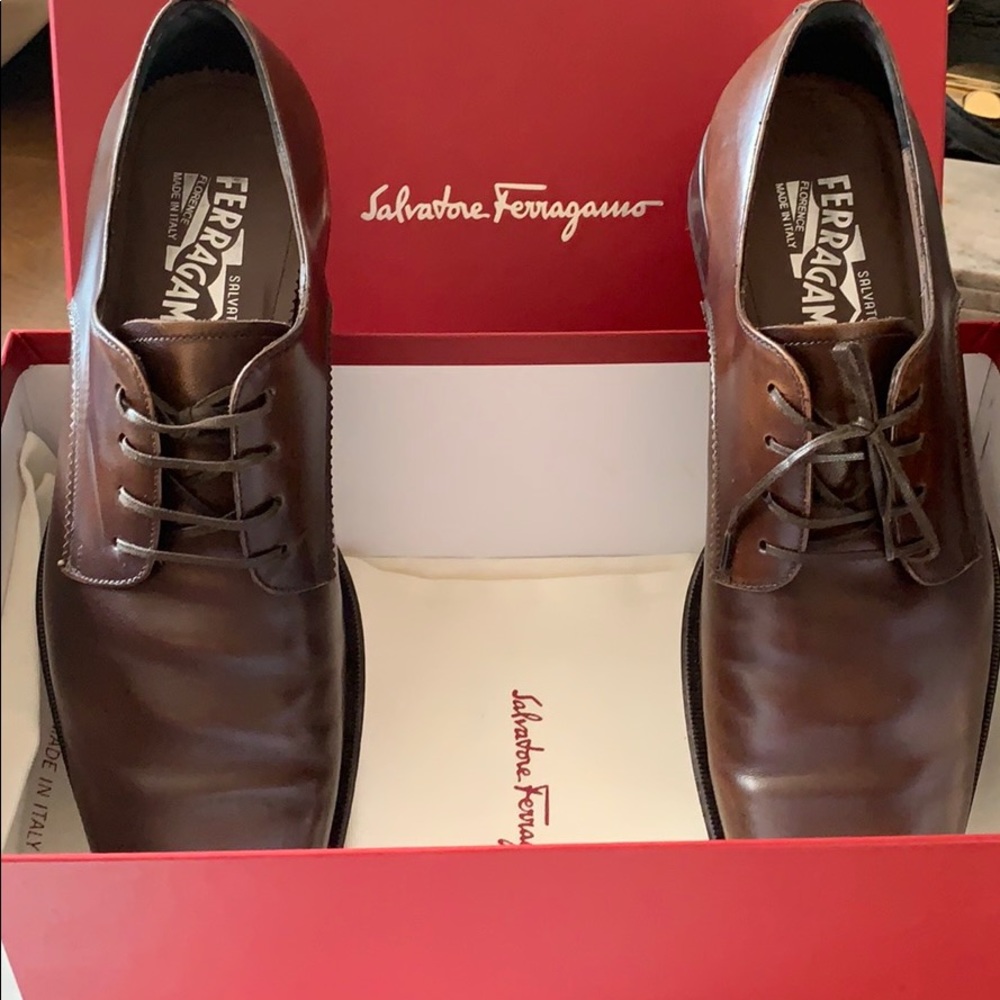 Salvatore Ferragamo dress shoes size-9